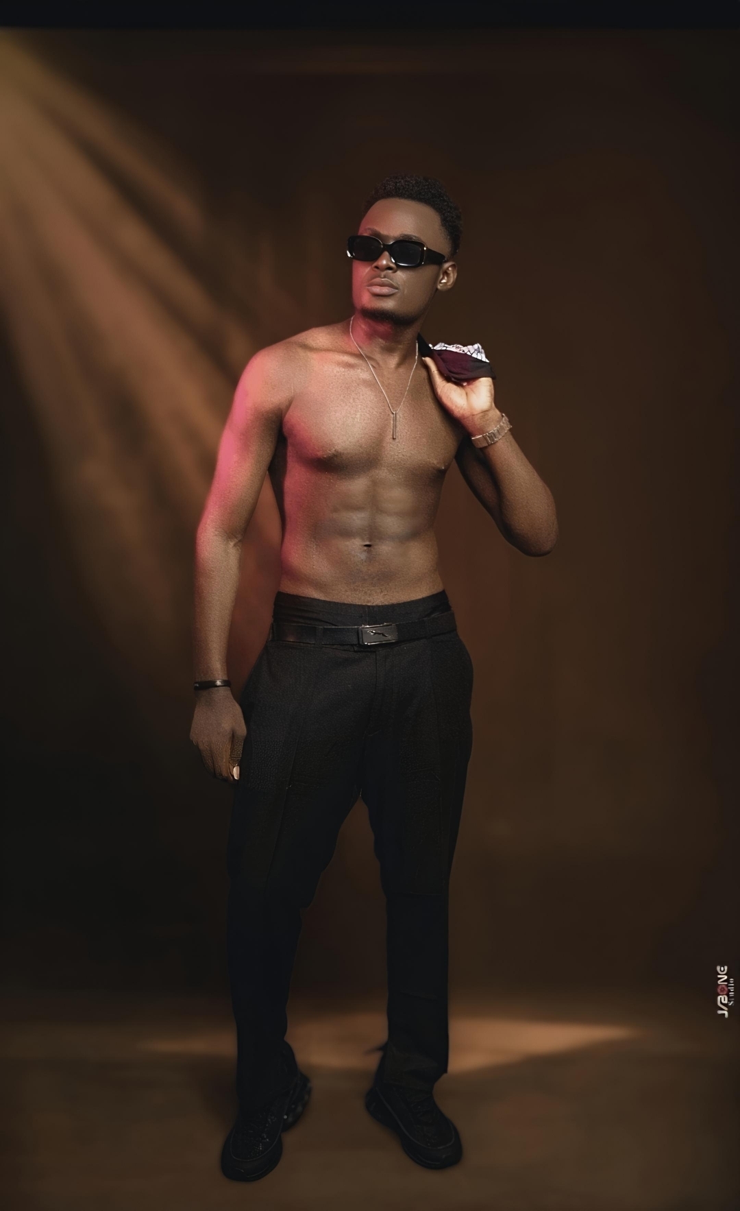 MEVIA KOMBOU