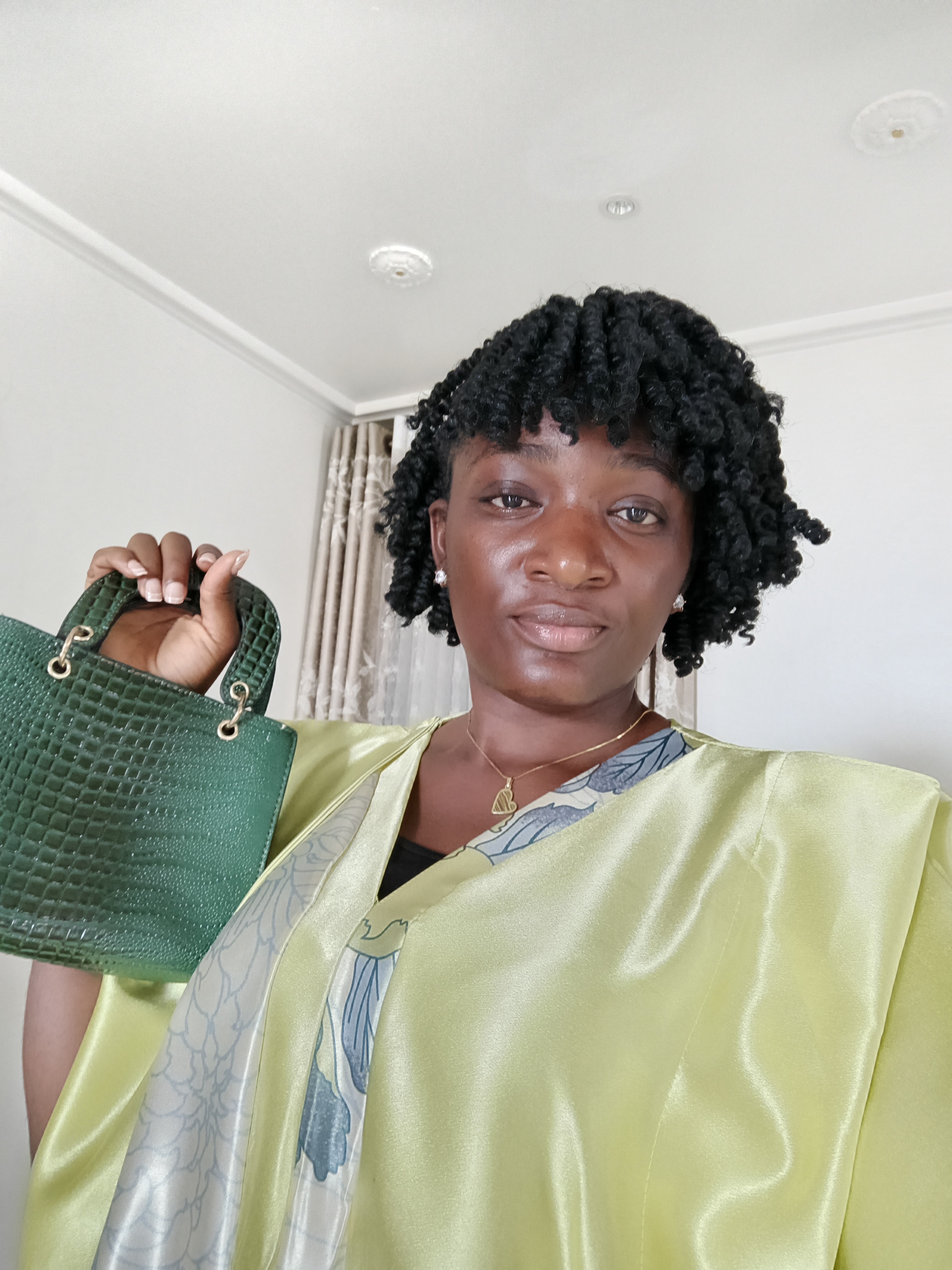 Julie Samantha Ines EHONGO